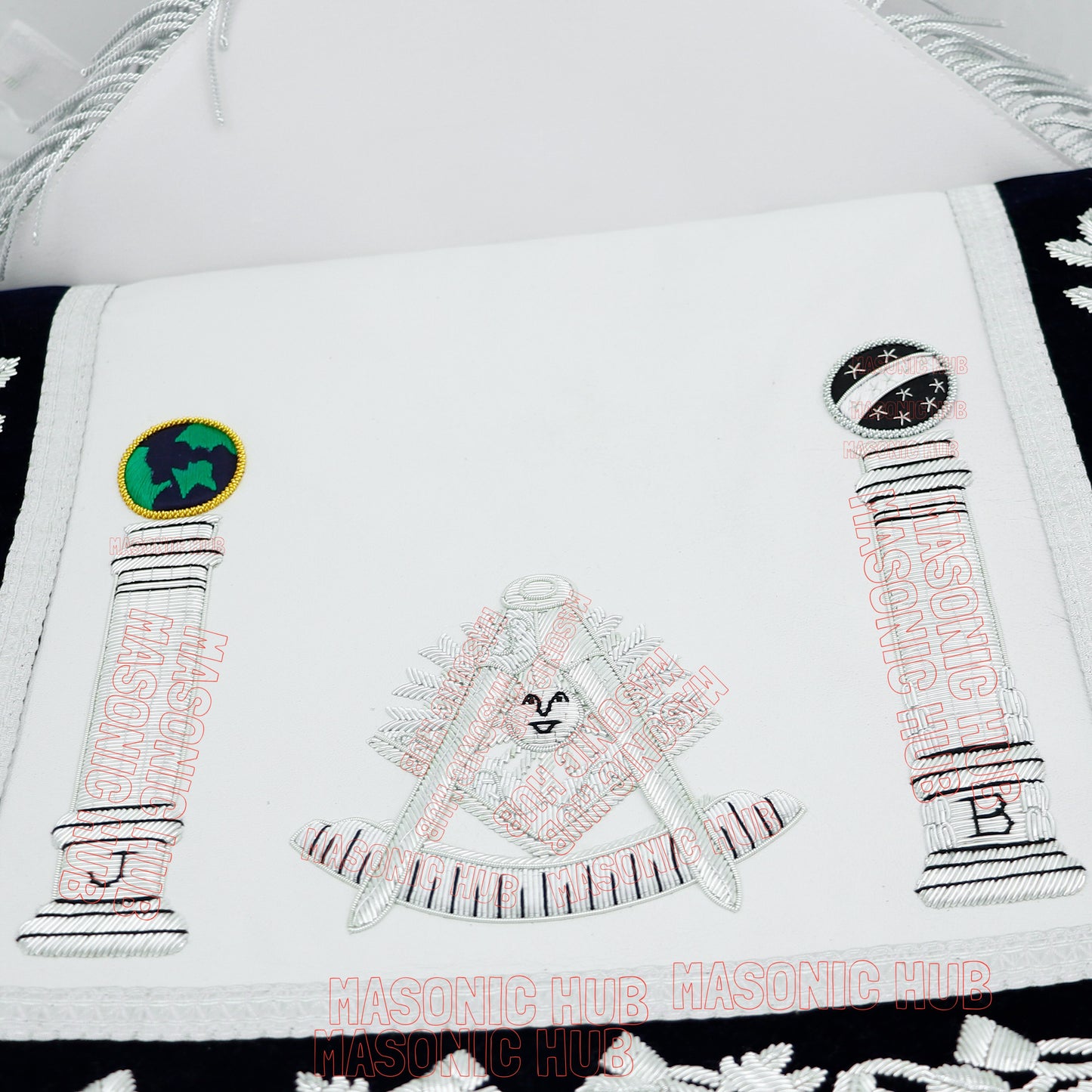 Masonic Past Master Apron – A Masterpiece of Tradition & Craftsmanship